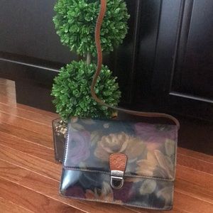 Brand New Patricia Nash purse! It’s called Peruvian Painting Collection!